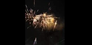 (VIDEO) SIRIU. Spectacol de Sărbători, urmat de aprinderea iluminatului festiv și de un foc de artificii