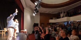 (VIDEO) Încă o piesă jucată cu casa închisă, la Teatrul „George Ciprian”