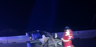 (FOTO) Mașină răsturnată pe E85. O femeie a fost rănită