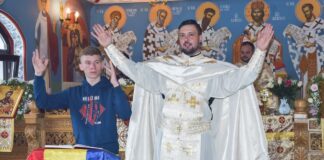 (Galerie FOTO) Slujbă în limbaj mimico-gestual, la paraclisul „Sfântul Ierarh Meletie”
