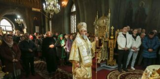 (Galerie FOTO) ÎPS Ciprian a slujit la Rm. Sărat, în Duminica Înfricoșătoarei Judecăți