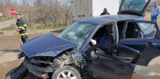 (UPDATE/FOTO) Accident între un autobuz și un autoturism, la ieșire din Buzău spre Vadu Pașii