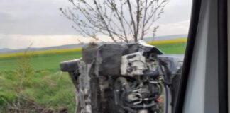 (UPDATE/FOTO) Accident pe E85. Trei mașini implicate. O femeie și un copil, răniți