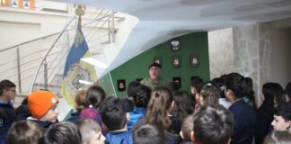 (Galerie FOTO) Peste 300 de elevi, la Ziua Porților Deschise, în Garnizoana Buzău