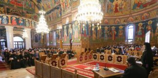 (FOTO) Au trecut 150 de ani. Slujbă și simpozion, în memoria Episcopului Dionisie Romano
