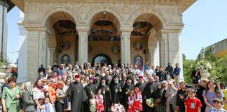 (Galerie FOTO) Catedrala Arhiepiscopală și-a sărbătorit hramul principal. Alături de ÎPS Ciprian, au slujit Arhiepiscopul Alba Iuliei și Episcopul ortodox român al Europei de Nord