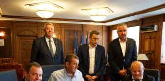 (FOTO) S-a semnat protocolul pentru construirea variantei ocolitoare și a pasajului peste calea ferată de la Vernești
