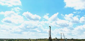 (FOTO) Ce lucrări se fac pe șantierul pentru construirea unuia dintre cele mai lungi poduri din țară