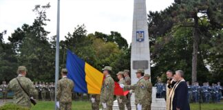 (FOTO) Ziua Drapelului, sărbătorită la Monumentul Eroilor de pe Bulevardul Bălcescu