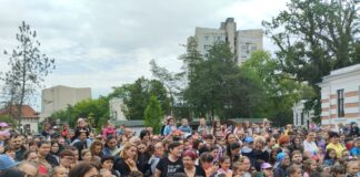 (FOTO) Sute de copii, la spectacolele organizate în Parcul I.C. Brătianu