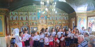 (FOTO) Tabere de creație organizate de Ahiepiscopie și Societatea Națională a Femeilor Ortodoxe Române