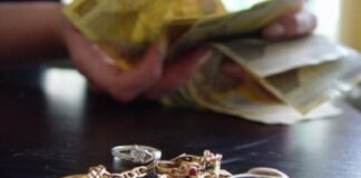 Tânăr în arest, după ce a păcălit o casă de amanet din Buzău