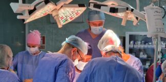 (FOTO) Gest impresionant al familiei donatorului. Organe prelevate de la un pacient în moarte cerebrală, la Spitalul Județean