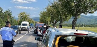 (UPDATE/FOTO) Grav accident pe DN 10, la Cislău. Patru persoane, evaluate medical