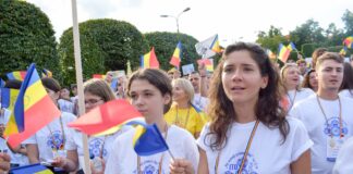 (Galerie FOTO) Zeci de buzoieni, la Întâlnirea Internațională a Tinerilor Ortodocși. ,,Am observat, cu ochii sinceri ai unui copil…”