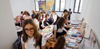 (FOTO) S-a deschis Târgul de carte Gaudeamus, la Centrul I.C. Brătianu. Buzoienii, așteptați până duminică