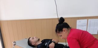 (FOTO) Zeci de polițiști buzoieni, donatori de sânge pentru răniții din exploziile de la Crevedia