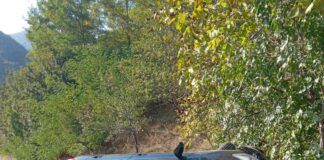 (FOTO) Șoferiță rănită după ce s-a răsturnat cu mașina