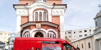 (FOTO) A zecea acțiune de donare de sânge, la Râmnicu Sărat. Arhiepiscopia continuă campania