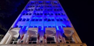 Casa Albă, luminată în albastru. Motivul este legat de o boală de care suferă zeci de mii de buzoieni