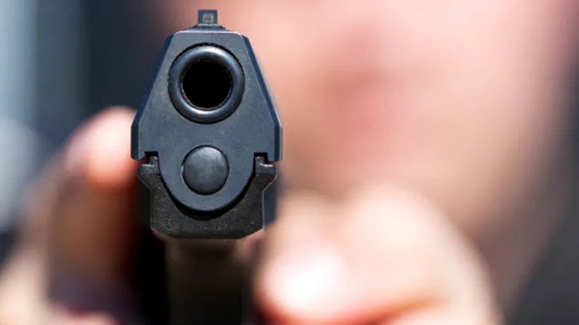 https___www.gandul.ro_wp-content_uploads_2018_03_17114434_1-pistol