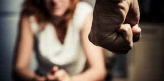 Încă un caz de violență domestică, încă un bărbat în arest