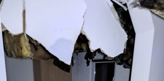 (FOTO) Sprijin pentru familii afectate de incendii și vremea capricioasă. Prefect: ,,Vor putea avea, din nou, o viață normală”