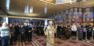 (FOTO) NEHOIU. IPS Ciprian, în mijlocul enoriașilor de la Biserica din Mlăjet