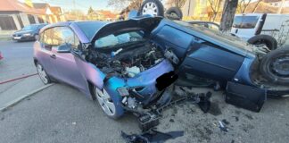 Mașină răsturnată pe o stradă din Buzău. Doi răniți, în urma accidentului