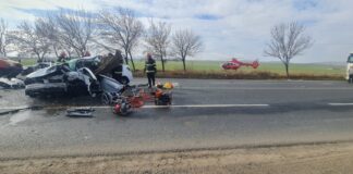 (VIDEO/FOTO) Accident mortal la ieșire din Râmnicu Sărat către Focșani. Elicopter SMURD, la fața locului