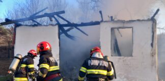 (FOTO) Incendiu la școala din Ciuta. A ars o magazie