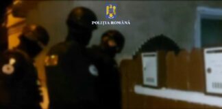 (VIDEO/UPDATE) Percheziții la proxeneți. Prostituatele erau ,,comandate” de pe net