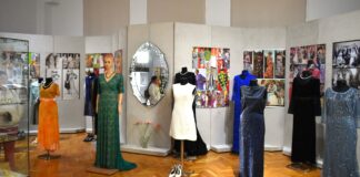 (FOTO) ,,Moda în perioada comunistă”, expoziție ce poate fi admirată la Muzeul Județean