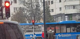 (FOTO) Femeie rănită pe trecerea de pietoni de șofer vârstnic. Accident la intersecția bulevardelor Unirii și Bălcescu