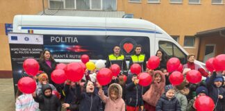 (FOTO) Copiii de grădiniță, în dialog cu polițiștii de la Biroul Rutier