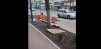 (VIDEO) Săpături noi pe bulevardul abia recepționat. ,,Oare ce surprize (neplăcute) ne va rezerva actuala administrație…?”