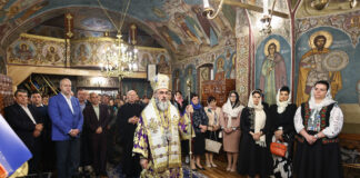 (FOTO) Bucurie pentru enoriașii din Chiojdu. Cu ce ocazie a poposit IPS Ciprian în mijlocul lor