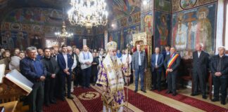 (Galerie FOTO) De ce a fost IPS Ciprian în mijlocul sătenilor din Balta Albă