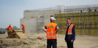 (FOTO) Vizită pe șantierul autostrăzii. Vești de pe tronsonul Vadu Pașii – Râmnicu Sărat