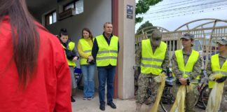Galerie FOTO. ,,De acum încolo, aprilie este Luna Curățeniei la Mărăcineni!” Vinerea Verde, start la cea mai mare campanie de ecologizare