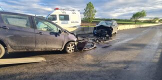 (FOTO) Două femei, rănite în urma unui accident pe E85, la Crucea Comisoaiei