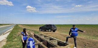 (FOTO) Prefectul, pe teren: ,,Nu trebuie să mai stăm la mila cerului, ci să ne gospodărim singuri”