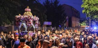 (Galerie FOTO) Procesiune cu mii de buzoieni, în Vinerea Mare