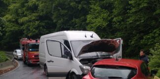 (UPDATE/FOTO) Trafic blocat. Accident pe DN 10, la Gura Siriului