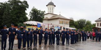 (FOTO) Elevii de la Boboc, în horă. Eveniment cu triplă semnificație