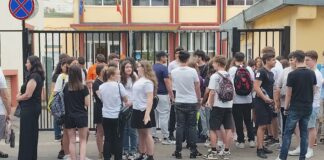 (UPDATE) Câți elevi au lipsit. Emoții pentru absolvenții de gimnaziu in