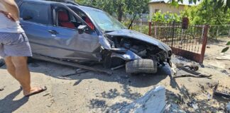 (FOTO) Două femei, rănite într-un accident în Topliceni