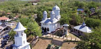 (FOTO) IPS Ciprian, în mijlocul comunității din Cernătești