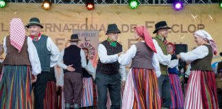 (Galerie FOTO) Spectacol plin de culoare în parcul ,,I.C. Brătianu”