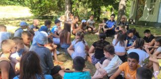 (FOTO) Polițiști la Ludoteca din grădină